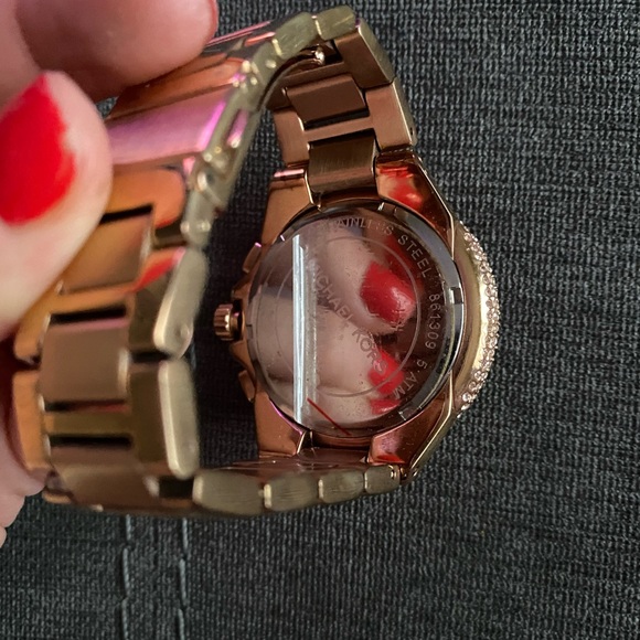 Authentic Michael Kors Rose Gold Watch - Picture 6 of 6